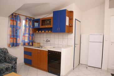 Apartmány s terasou Tisno, Severní Dalmácie