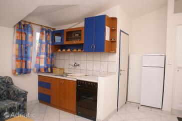 Apartments by the sea Tisno, Murter - 814