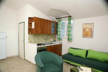 Apartmány s terasou Tisno, Severní Dalmácie