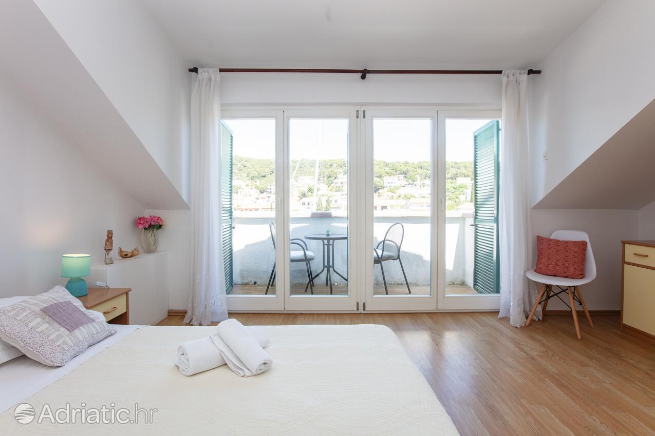 Apartments by the sea Tisno, Murter - 815