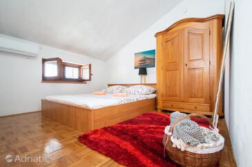 Apartmanok parkolóhellyel Preko, Ugljan - 8179