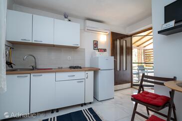 Apartmaji s parkingom Preko, Ugljan - 8179
