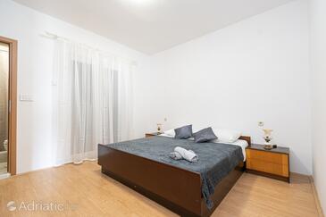 Apartamente cu parcare Kraj, Pasman - 819