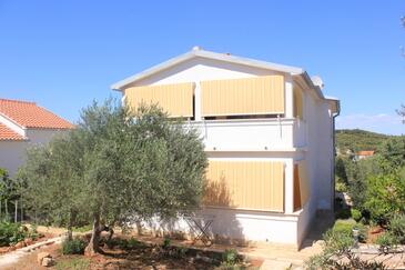 Apartments with terrace Kukljica, North Dalmatia