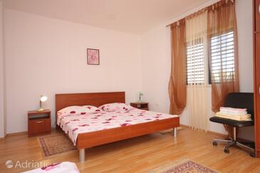 Obiteljski apartmani uz more Dobropoljana, Pašman - 8200