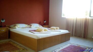 Obiteljski apartmani uz more Dobropoljana, Pašman - 8200