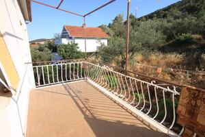 Čtyřpokojový apartmán Kali Čtyřpokojový apartmán Kali, Ugljan (A-8203-a)