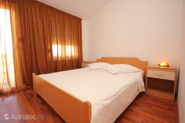 Ferienwohnungen am Meer Pasman - 8215