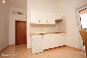 Ferienwohnungen am Meer Pasman - 8215