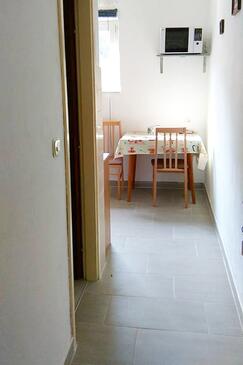 Pašman, Jídelna v ubytování typu apartment, WiFi.