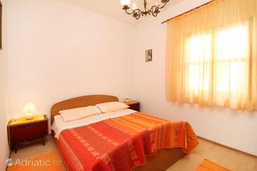 Apartmani uz more Tkon, Pašman - 822
