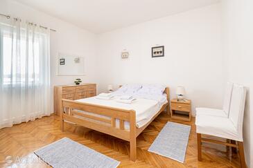 Apartments by the sea Pašman - 8221