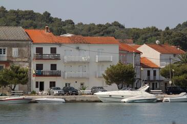 Apartment with balcony Kukljica, North Dalmatia
