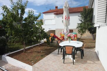 Family friendly seaside apartments Preko, Ugljan - 8232