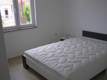 Družinski apartmaji ob morju Preko, Ugljan - 8232