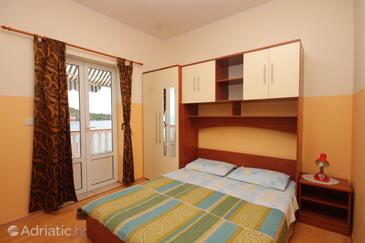 Apartments by the sea Kali, Ugljan - 8234