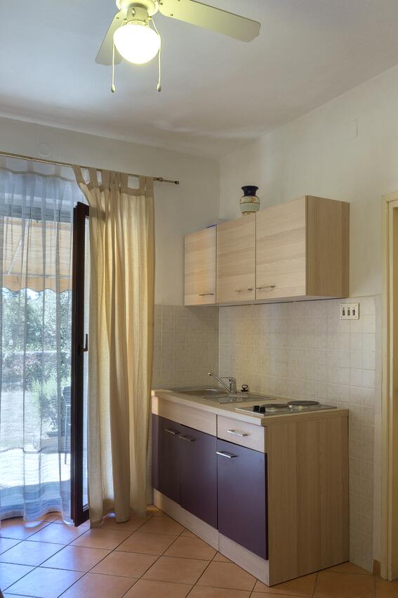 Apartments with parking space Ugljan - 8241