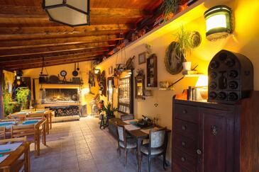 Apartments with parking space Ugljan - 8241