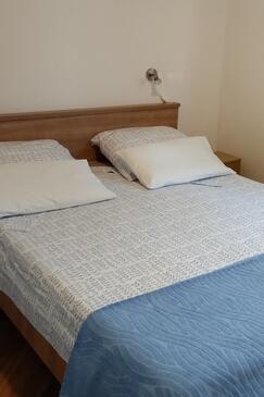 Appartamenti accanto al mare Tuconio - Tkon, Pasman - 8244