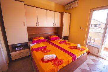 Apartmani uz more Kukljica, Ugljan - 8253