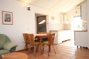 Family friendly seaside apartments Cove Kunčabok (Ugljan) - 8255