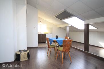 Family friendly seaside apartments Cove Kunčabok (Ugljan) - 8255