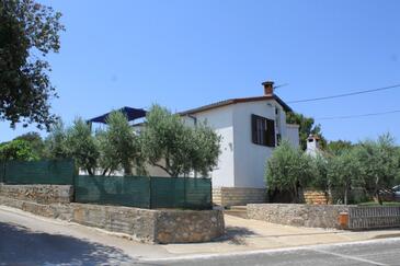 Apartments with terrace Kukljica, North Dalmatia