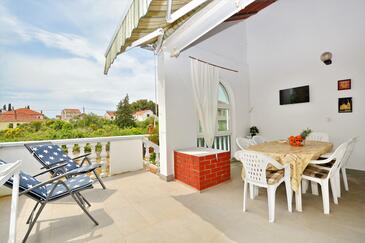 Trosobni apartman Ugljan (A-8262-b(