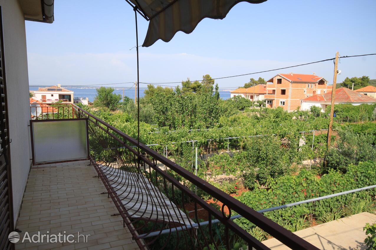 Appartamenti accanto al mare Ugliano - Ugljan - 8264