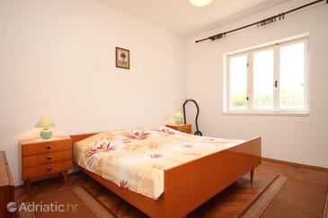 Family friendly seaside apartments Ugljan - 828