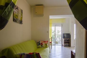 Apartamentos con parking Podstrana, Split - 8281
