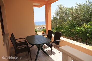 Apartmaji ob morju z bazenom Ugljan - 829