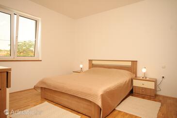 Lejligheder ved havet med pool Ugljan - 829