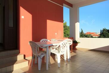 Appartamento di due stanze Ugliano - Ugljan (A-830-a(