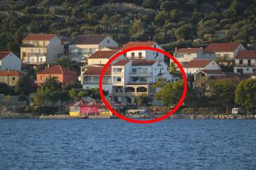Apartments and rooms Tkon, North Dalmatia