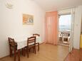 Dining room Preko, Dining room in the apartment, air condition available, (pet friendly) and WiFi.