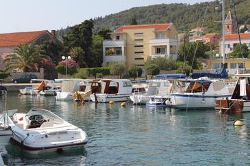 Property Preko, Ugljan, Property 8315 - Apartments by the sea with sandy beach.