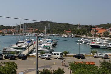 Apartments with terrace Kukljica, North Dalmatia