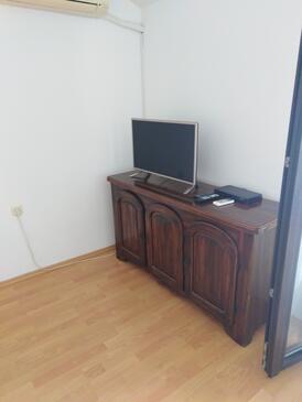 Apartments with terrace Kukljica, North Dalmatia