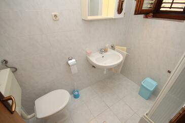 Apartments with terrace Kukljica, North Dalmatia