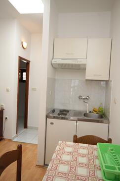 Apartments with terrace Kukljica, North Dalmatia