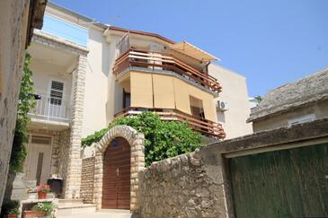 Apartment with terrace Primošten, North Dalmatia
