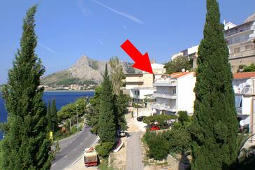 Apartments with terrace Omiš, Central Dalmatia