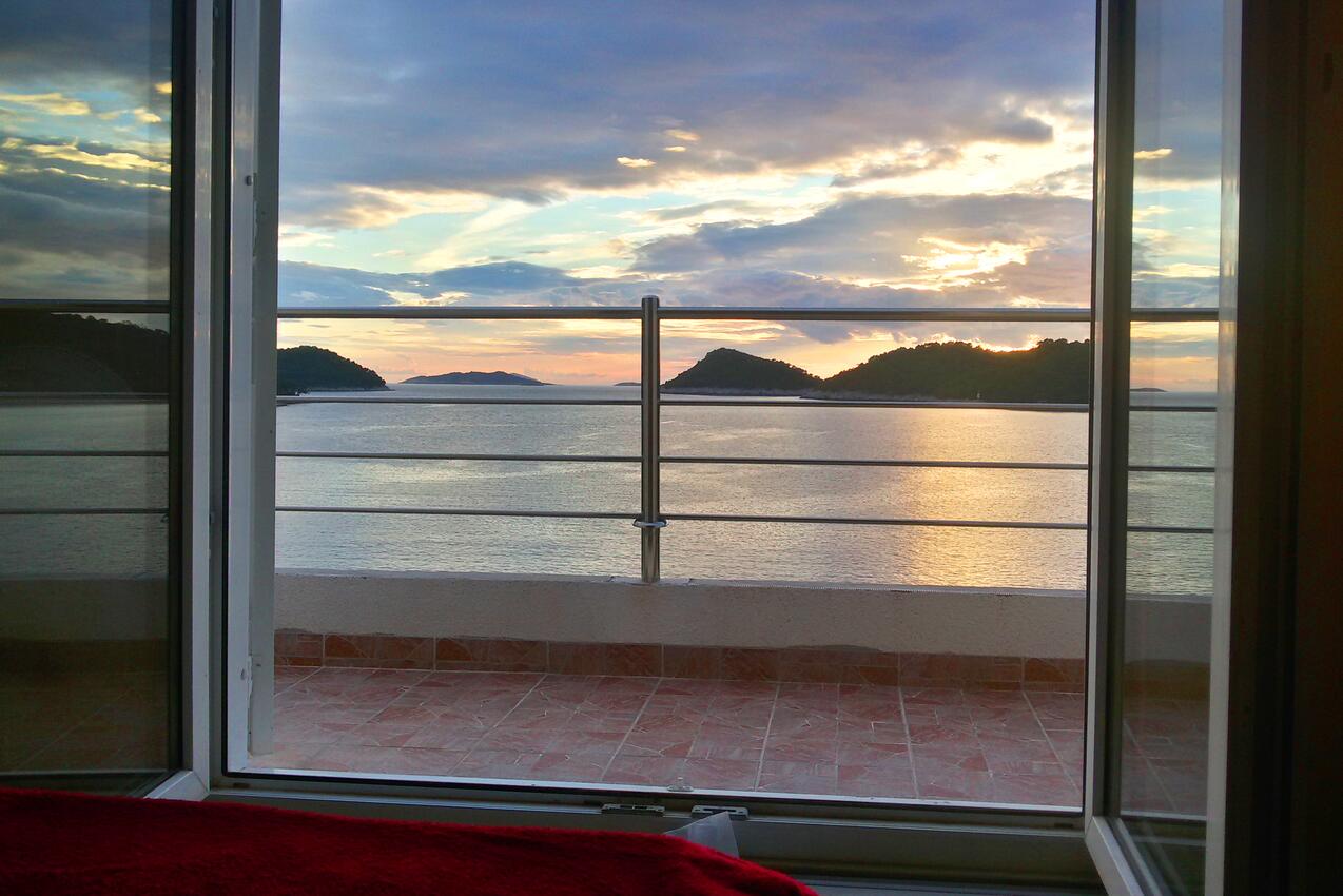 AS-8354-b - Privátní ubytování - Apartmány u moře Ubli, Lastovo