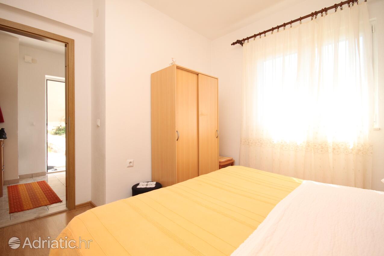 A-8361-c - Private accommodation - Apartments by the sea Ražanj, Rogoznica