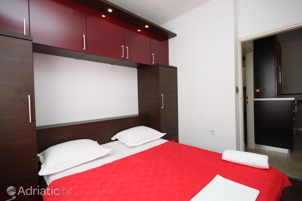A-8364-a - Private accommodation - Apartments by the sea Bilo, Primošten