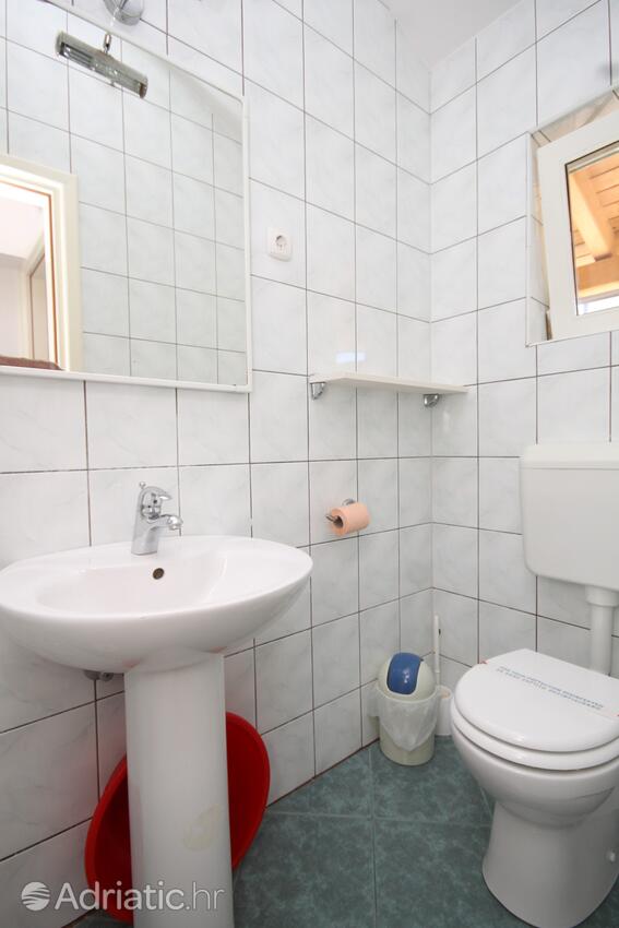 A-8364-b - Private accommodation - Apartments by the sea Bilo, Primošten