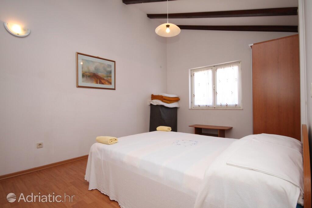 A-8364-b - Private accommodation - Apartments by the sea Bilo, Primošten
