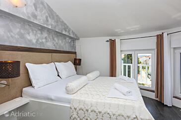 Lejligheder med pool egnet til familier med børn Zecevo Rtic, Rogoznica - 8366