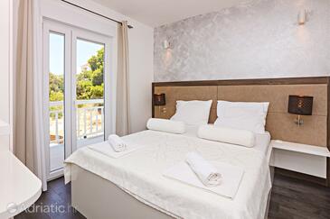 Appartamenti con piscina per famiglie Zecevo Rtic, Rogosnizza - Rogoznica - 8366